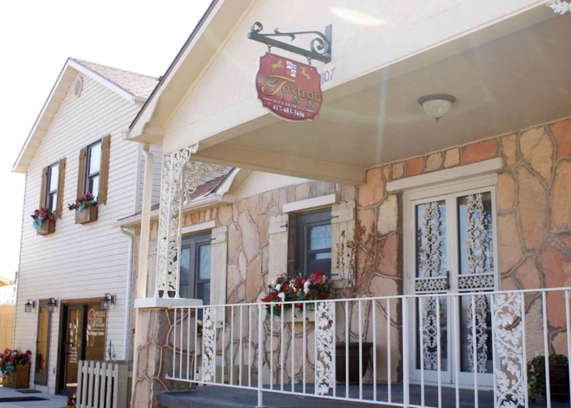 The Foxtrot Inn Ava Exterior photo